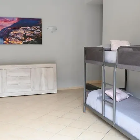 White Oplonti House Apartment *